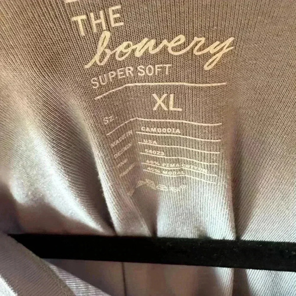 Gap xl pearl grey super soft Bowery Henley shirt. NWOT. Two button Henley - Picture 6 of 9